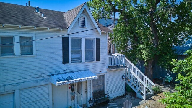 Building Photo - 1133 W Clay St