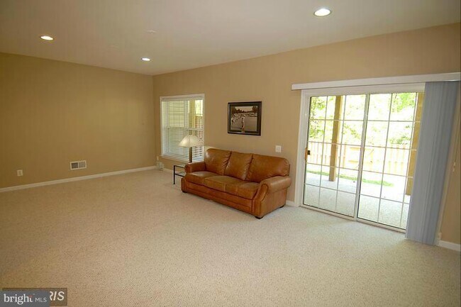 Building Photo - 22706 Simonet Blanc Terrace