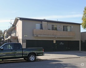 Primary Photo - 2455 Pasadena Ave