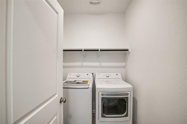 Building Photo - 232 Canley Lp