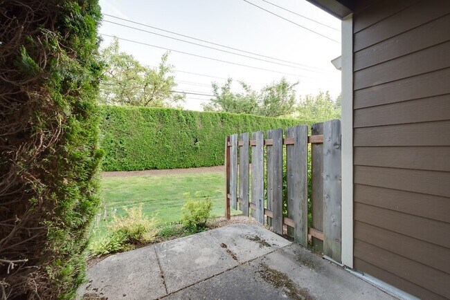 Building Photo - Tualatin condo for rent