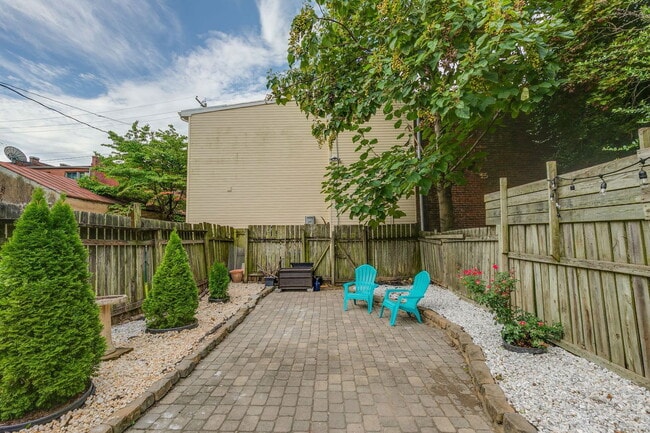 Building Photo - 317 W Marshall St