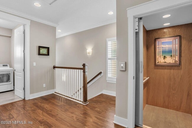 Building Photo - 1827 1st St S