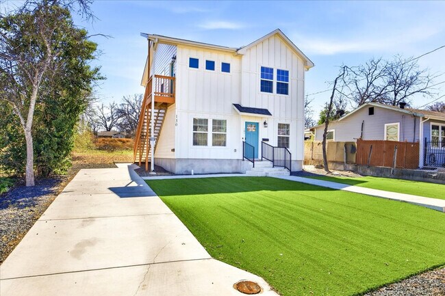 Building Photo - 2351 Dakota St