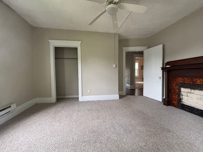 Building Photo - South Park Rental - $900/mo
