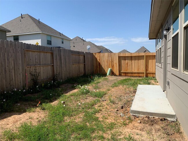 Building Photo - 14218 Singing Oaks Trl