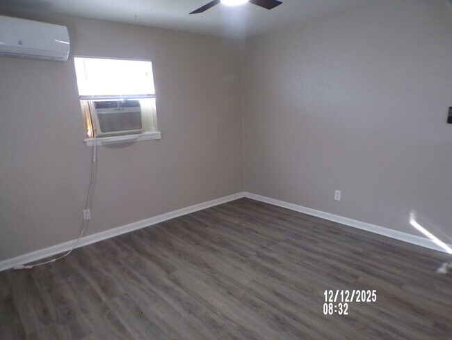 Building Photo - Great redo