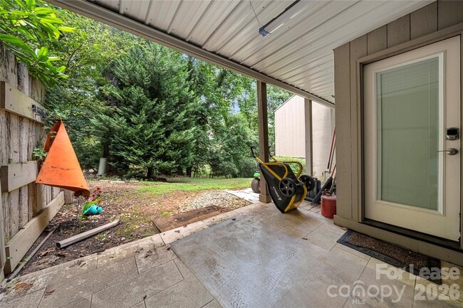 Building Photo - 222 Riverview Terrace