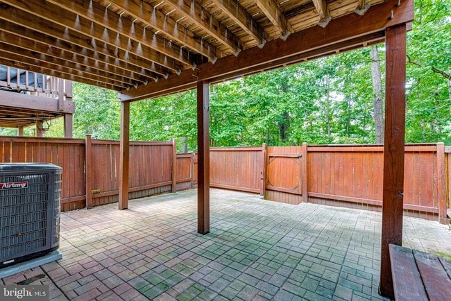 Building Photo - 8508 Blue Bird Woods Ct