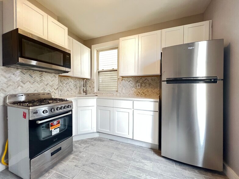 Building Photo - 27 Sheffield St