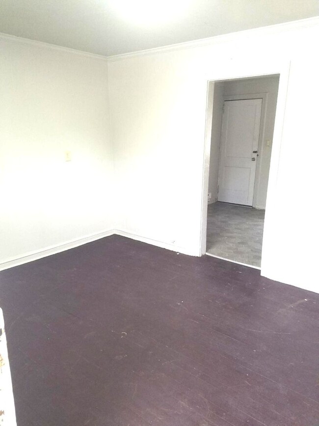 Building Photo - Affordable Two Bedroom Apt Available for R...