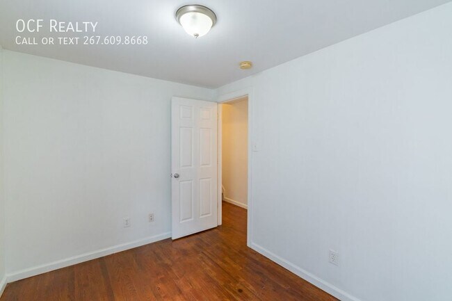 Building Photo - 305 N 41st St
