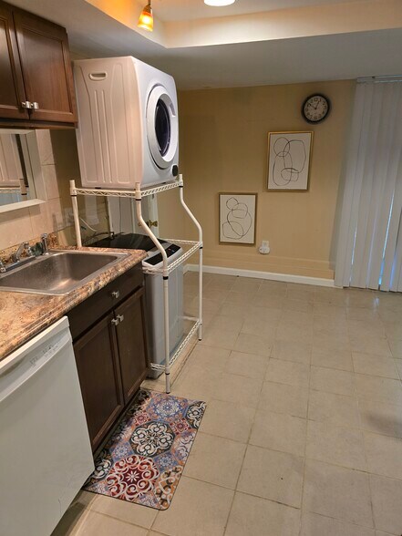 Kitchen and washer/Dryer - 1921 Spruce Dr NW