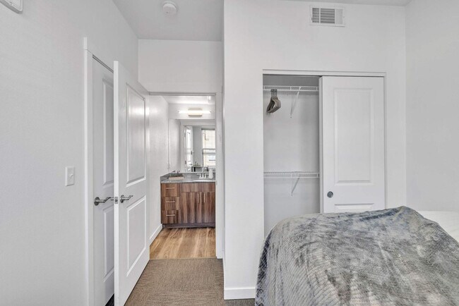 Building Photo - 305 E Front St