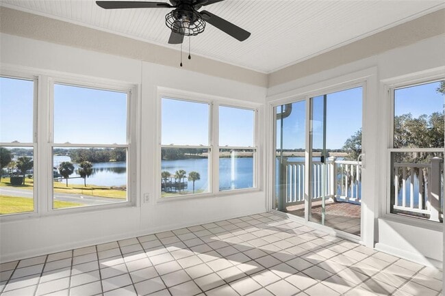 Building Photo - 2119 E Crooked Lake Dr