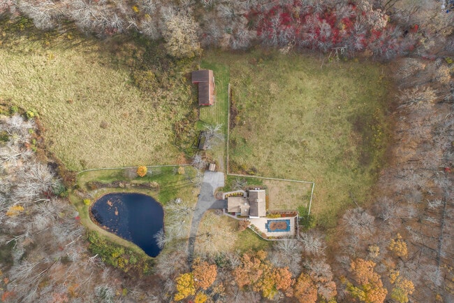 Building Photo - 23 Westview Dr