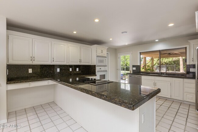 Building Photo - 49 Biltmore Estates Dr