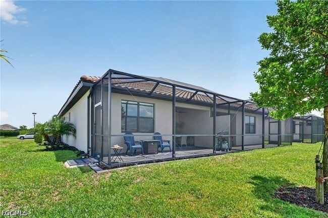 Building Photo - 14001 Hunter Oak Dr