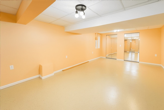 Building Photo - 50188 Winter Garden Ct N