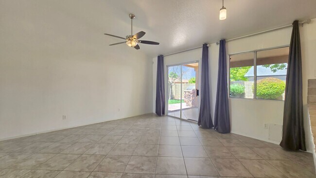 Building Photo - NEAR WESTGATE! Delightful 4bdr Corner Lot ...