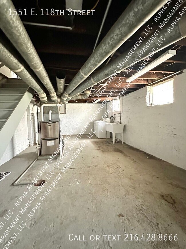 Building Photo - 1551 E 118th St