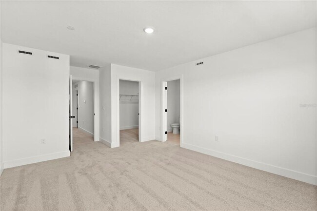 Building Photo - 15363 Hamlin Pk Dr