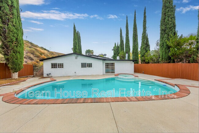 Building Photo - 18735 Bookham Dr