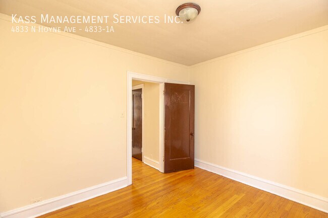 Building Photo - 4833 N Hoyne Ave