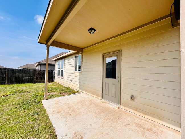 Building Photo - 147 Big Leaf Dr