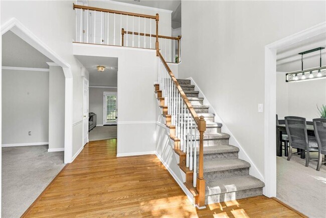 Building Photo - 608 Adam Cir