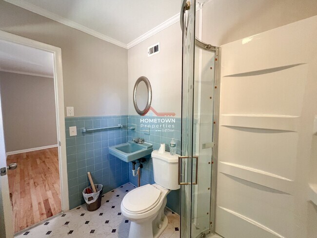 Building Photo - 3730 Forest Glen Dr