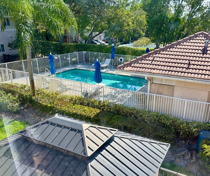 Building Photo - 4901 Palm Garden Ln