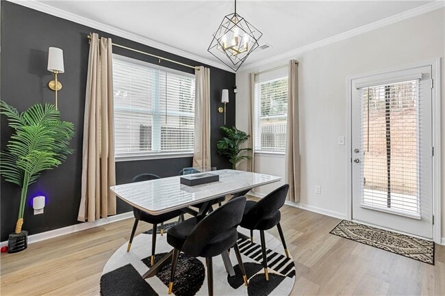 Building Photo - 715 River Gdns Dr