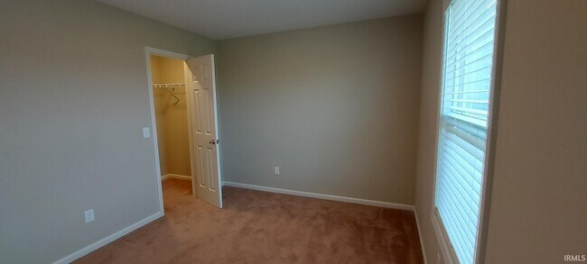 Building Photo - 13575 Crescent Ridge Dr