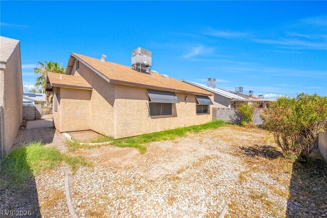 Building Photo - 4656 Bumblebee Cir