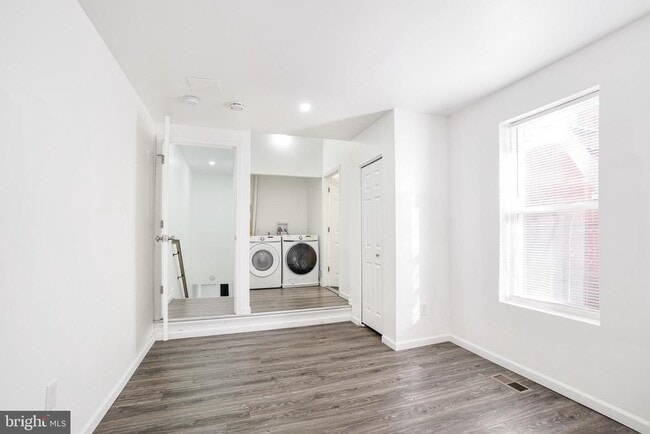 Building Photo - 1339 W Lafayette Ave