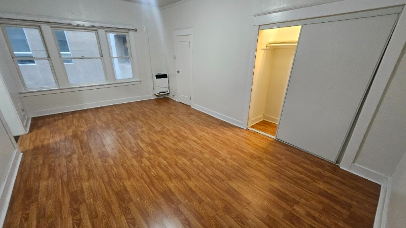 Building Photo - 1026 Ingraham St