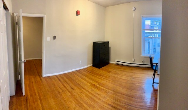 Building Photo - 3909 Pine St