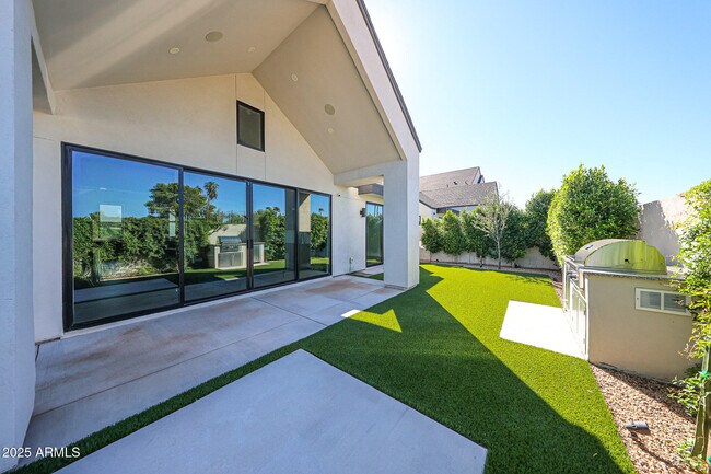 Building Photo - 6314 N 10th Dr
