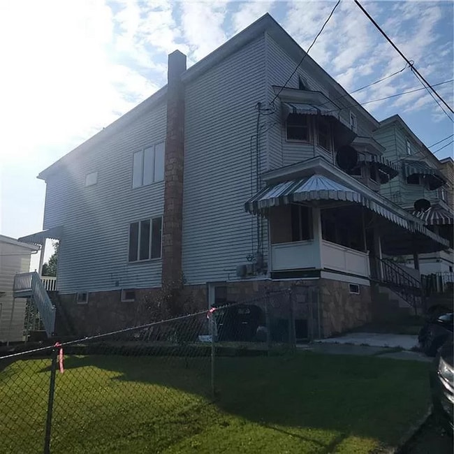 Building Photo - 3 bed 1 bath