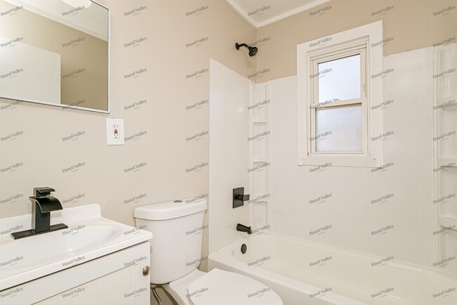 Building Photo - 6834 Eisele St