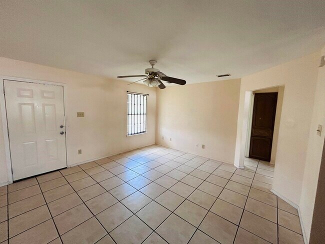 Building Photo - 3101 Barrios St