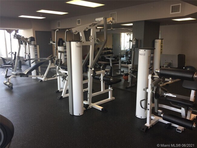 Building Photo - 275 NE 18th St