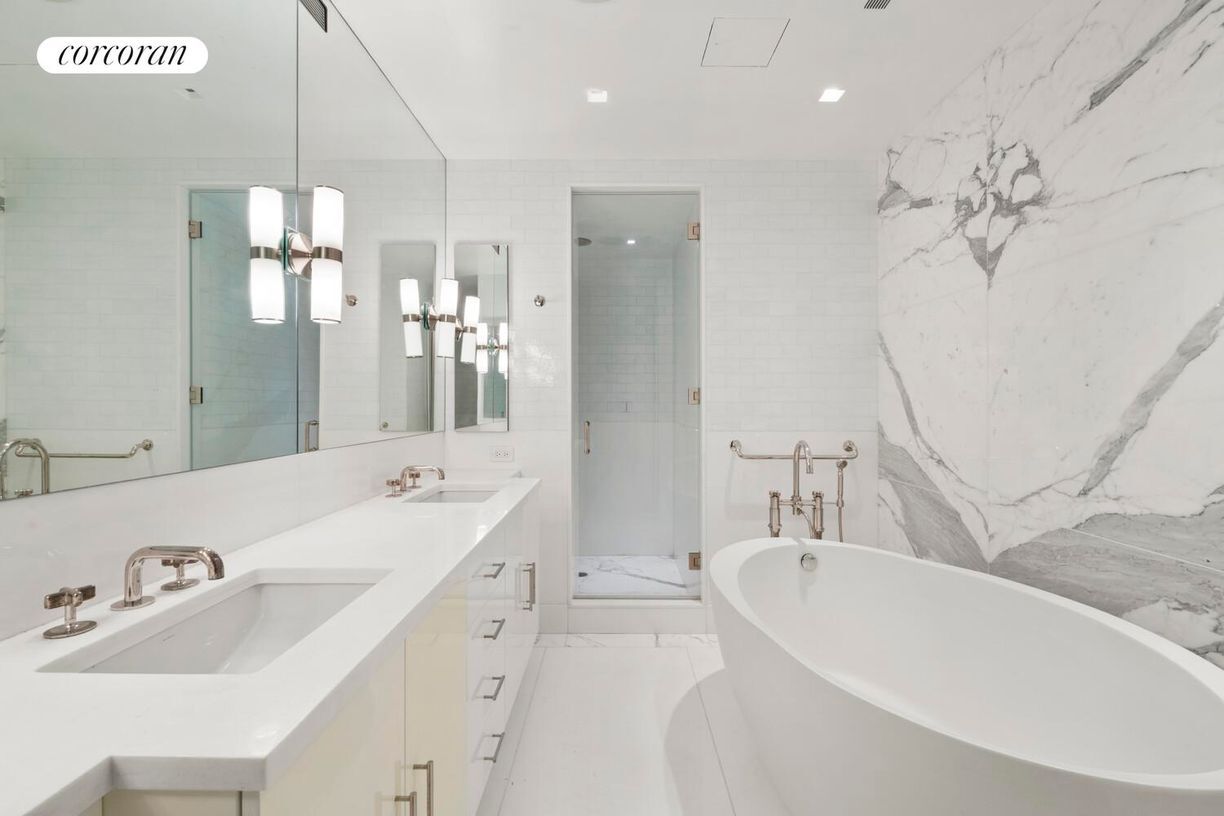 Building Photo - 146 W 57th St