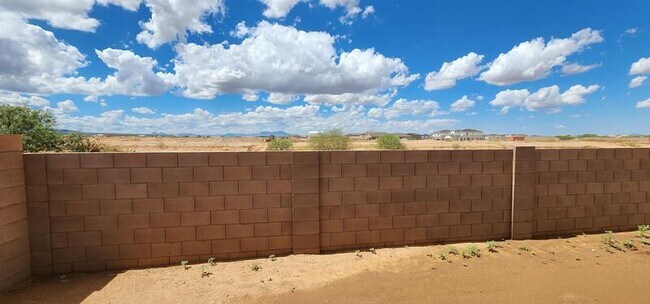 Building Photo - 7822 S Wolf Creek Dr