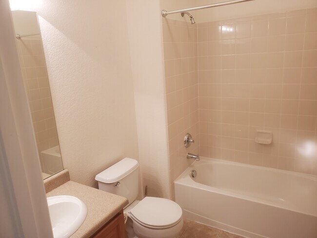 Building Photo - 15700 E Jamison Dr