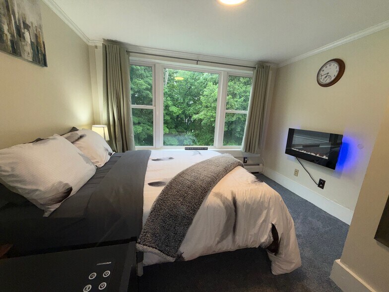 Building Photo - 51 Front St