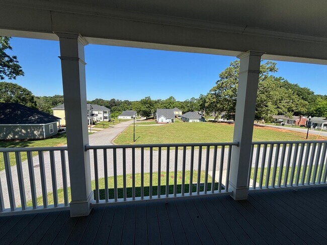 Building Photo - Beautiful 3 Bedroom, 2 Bathroom Stacked Duplex in Anderson, SC