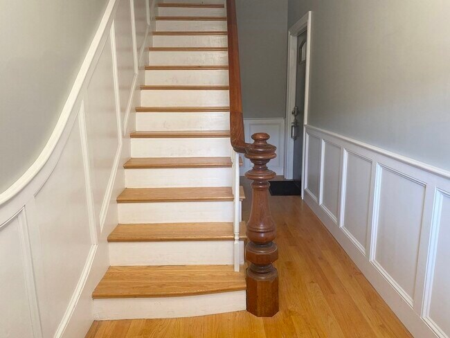 Building Photo - 444 Sumner St