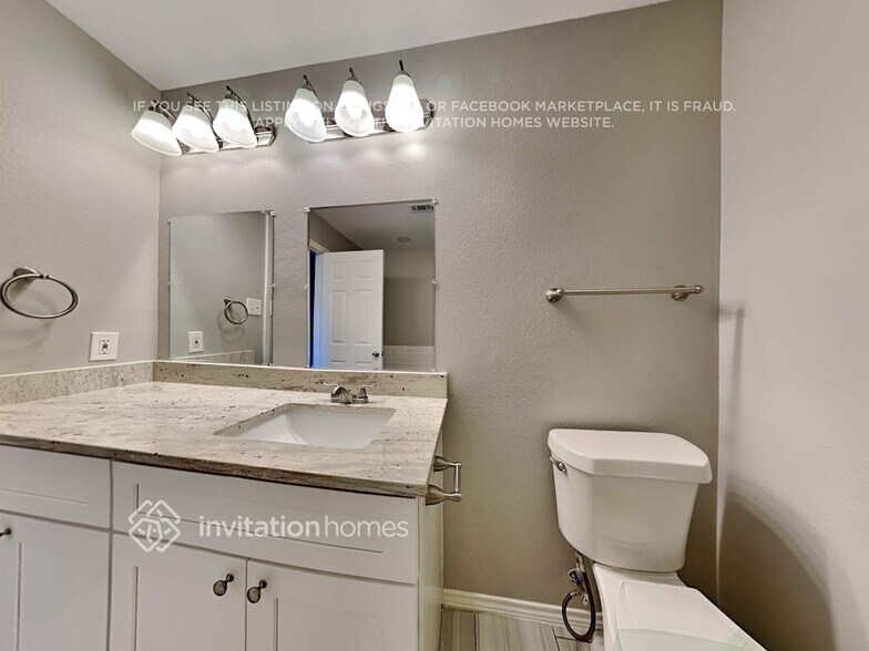 Building Photo - 45 Larkspur Dr